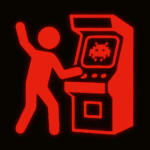Ein stilisiertes, rotes Symbol zeigt eine Person an einem Arcade-Spielautomat. Auf dem Bildschirm des Automaten ist ein pixeliger Alien zu sehen. Der Hintergrund ist schwarz.